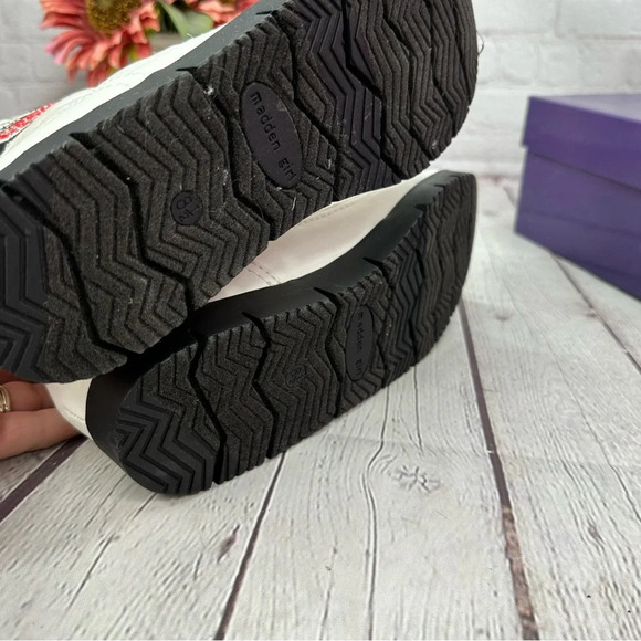 Madden Girl Icicle Women's Puffer Ankle Boots white sz 8.5 snow rain outdoor - Picture 5 of 7